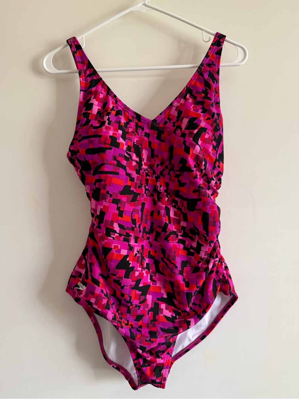 Speedo Abstract Digital V-Neck One Piece Swimsuit EUC